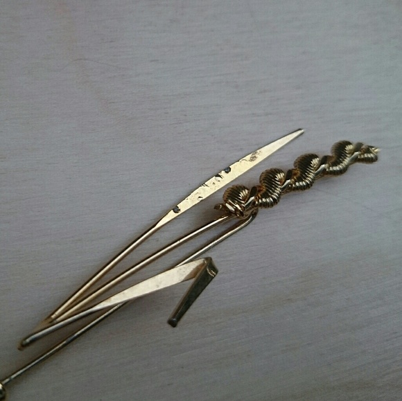 Cattail Plant Pin🌾 - Picture 3 of 4